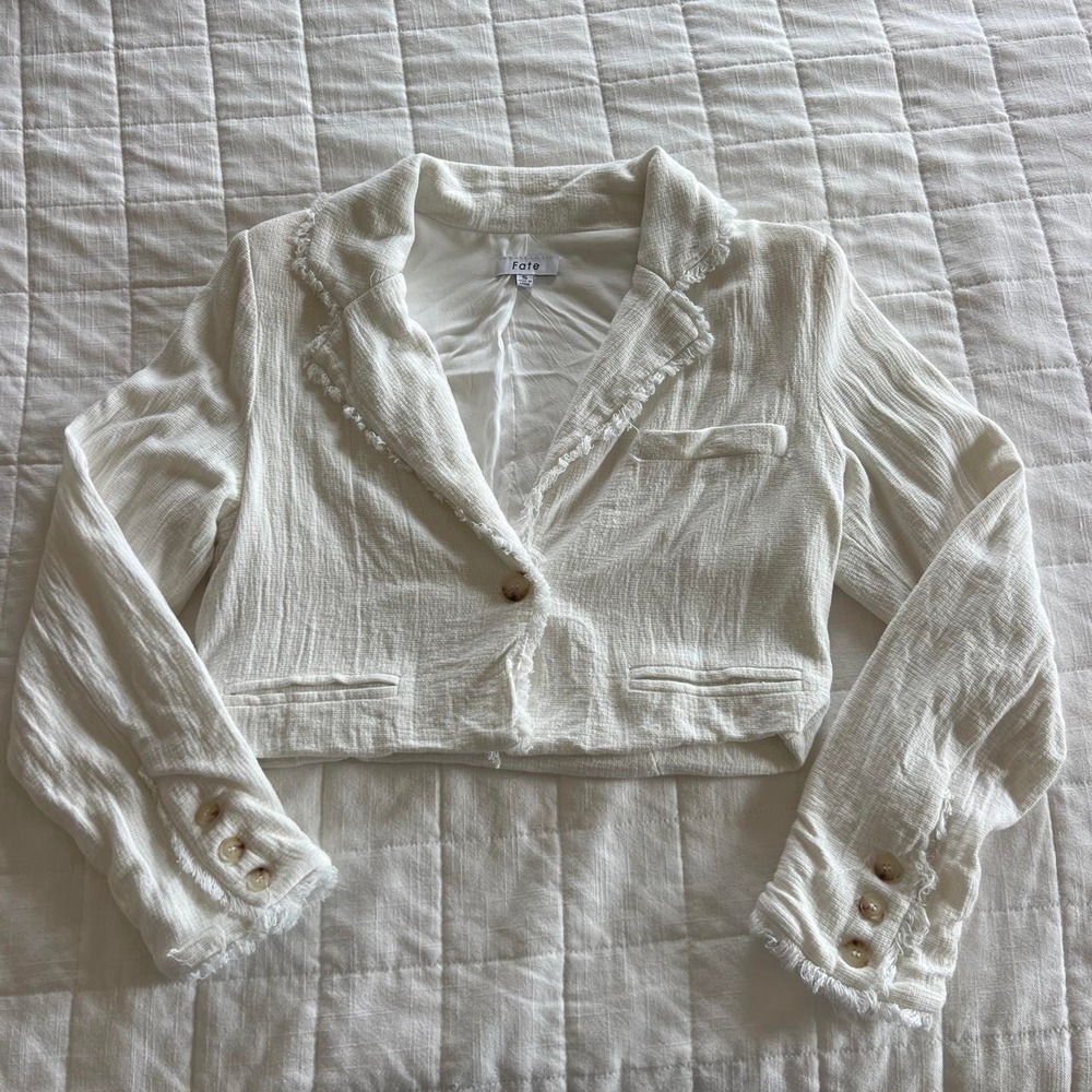 Fate White Cropped Linen Cotton Fringe Blazer Structured Shoulder Button Front